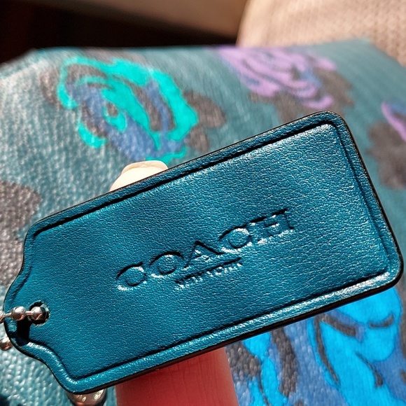 Coach Lilly Carryall with Jumbo Floral print, NWT - Picture 4 of 16